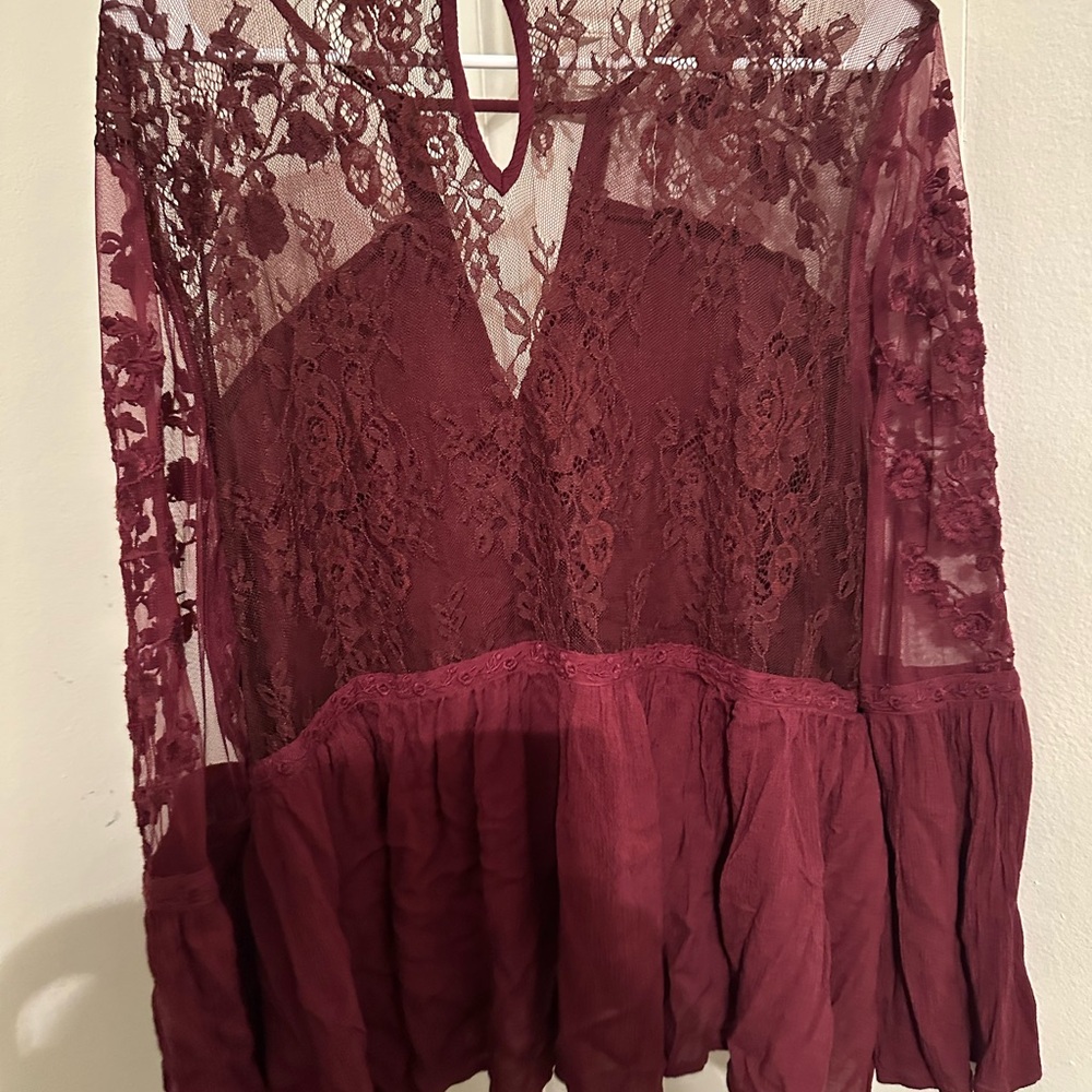 American Eagle Outfitters Red Lace Peplum Blouse xxl